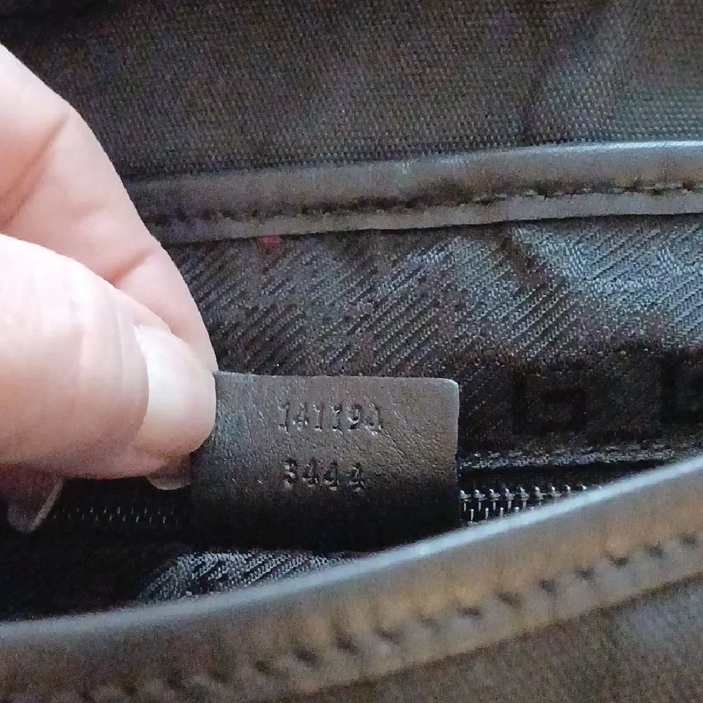 GUCCI Black Men's Messenger Bag - Picture 7 of 10